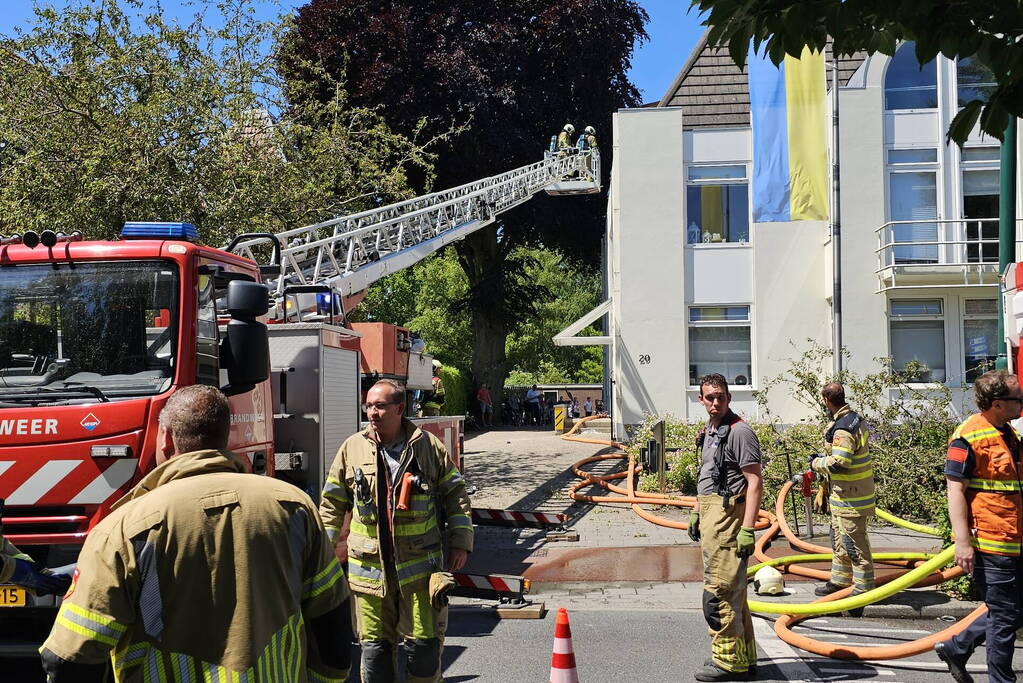 Brand in isolatie van dak