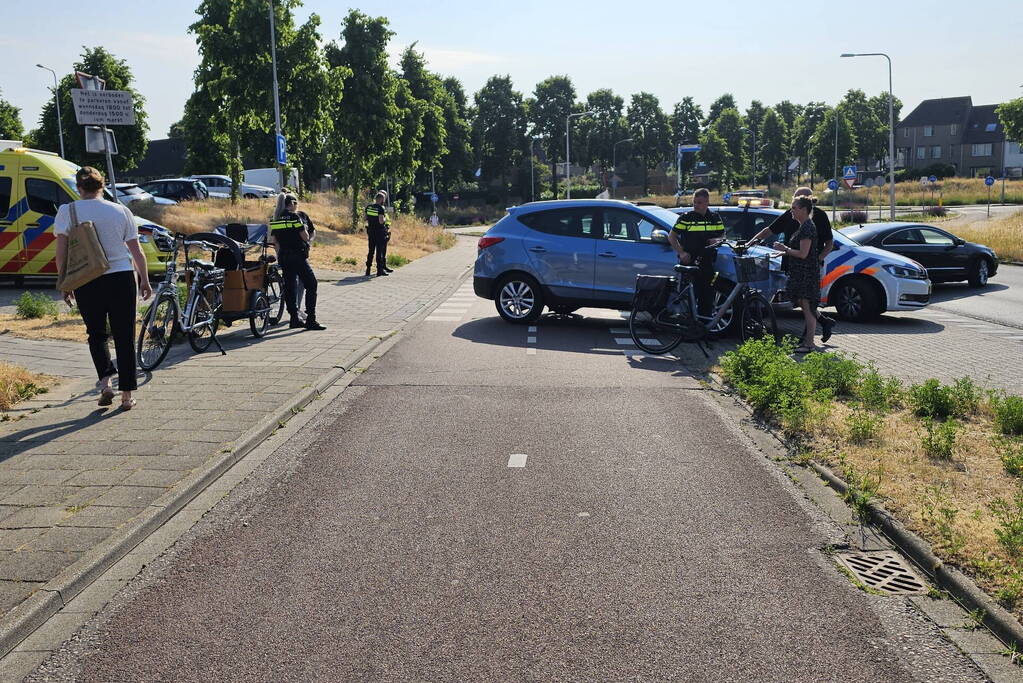 Fietser aangereden door personenauto