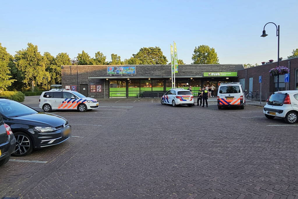 Twee personen aangehouden voor diefstal in supermarkt