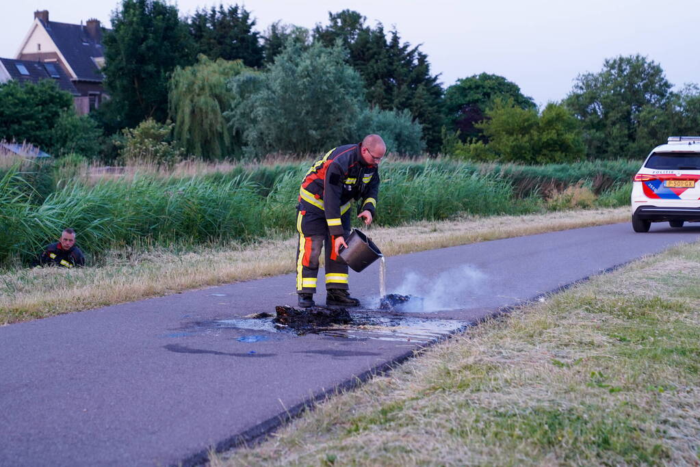 Afval in brand snel geblust