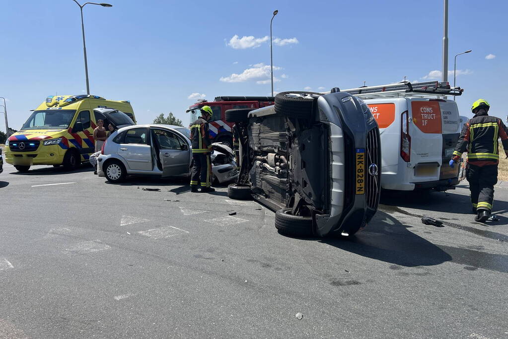 Meerdere voertuigen betrokken bij aanrijding