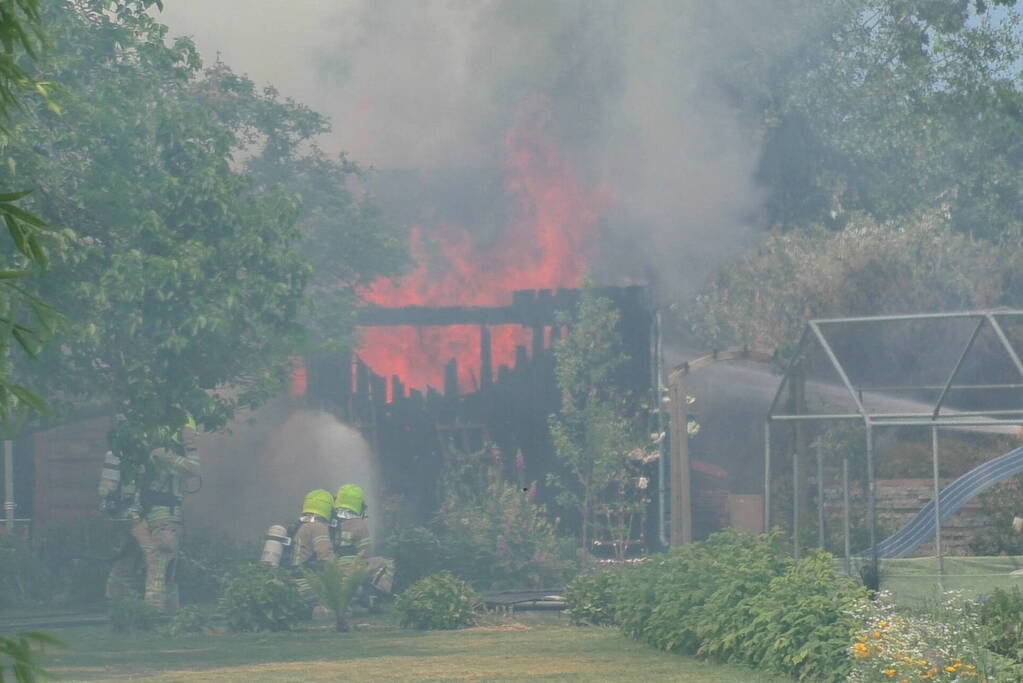 Grote brand in opslagloods