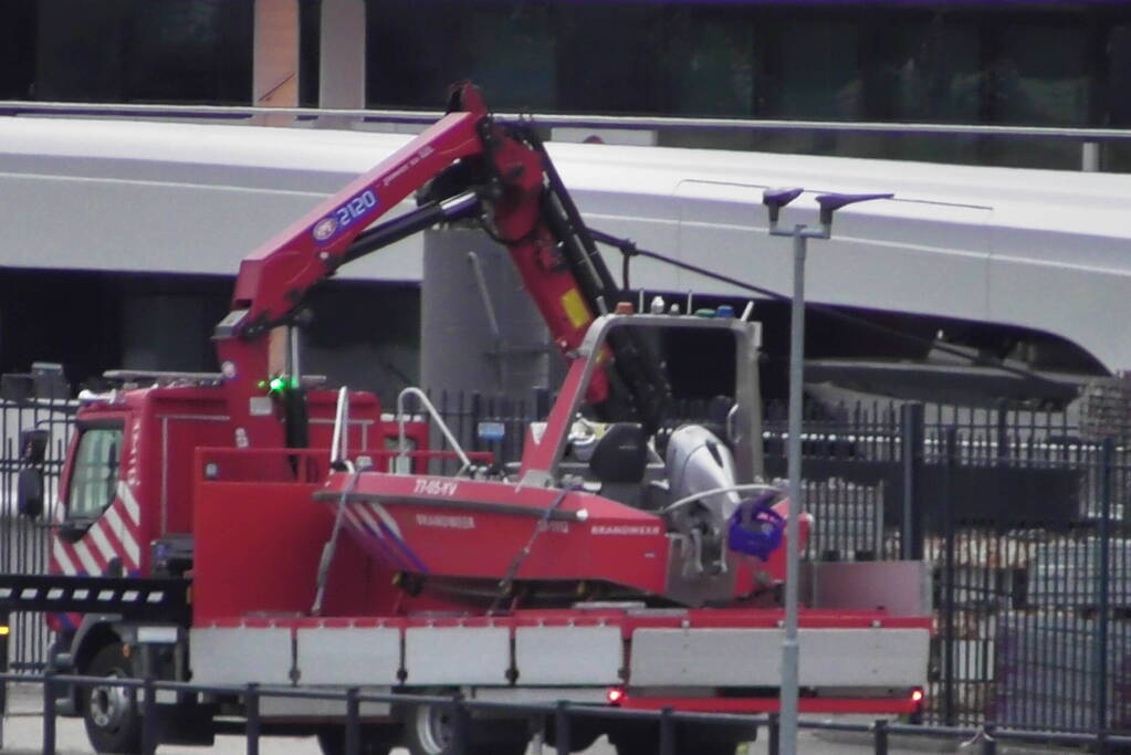 Grote inzet hulpdiensten na melding persoon te water