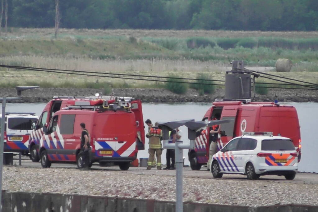 Grote inzet hulpdiensten na melding persoon te water