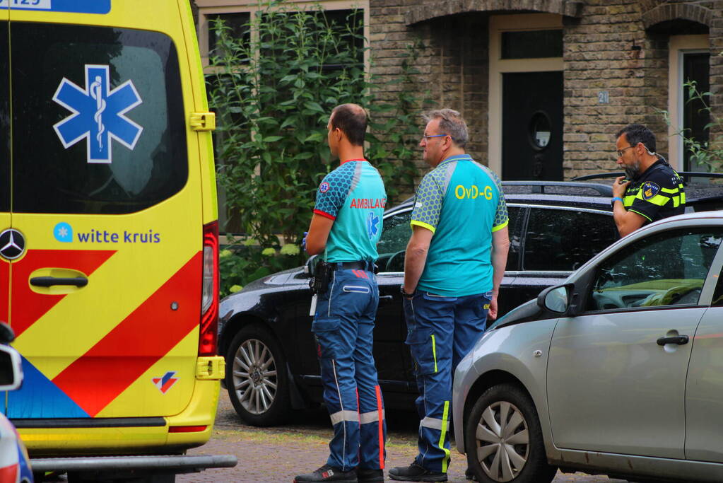 Zwaargewonde aangetroffen in auto na melding steekpartij