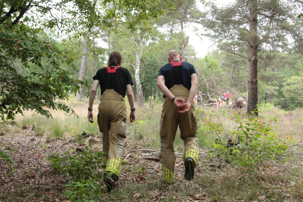 Brandweer groots gealarmeerd voor BBQ in bos