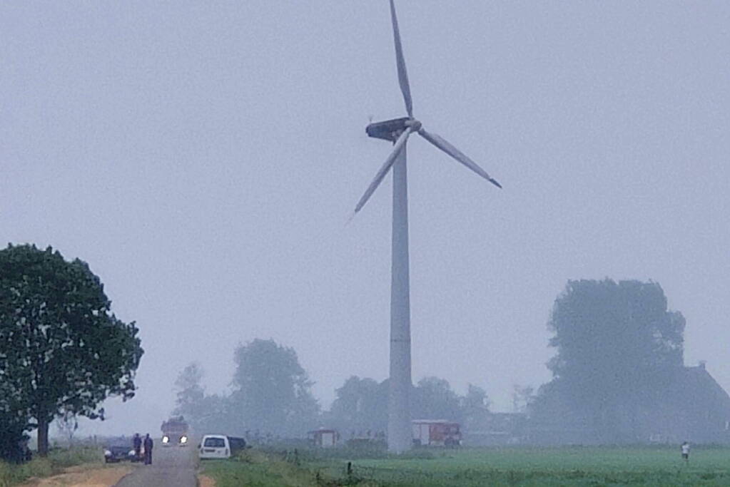 Brand boven in windmolen