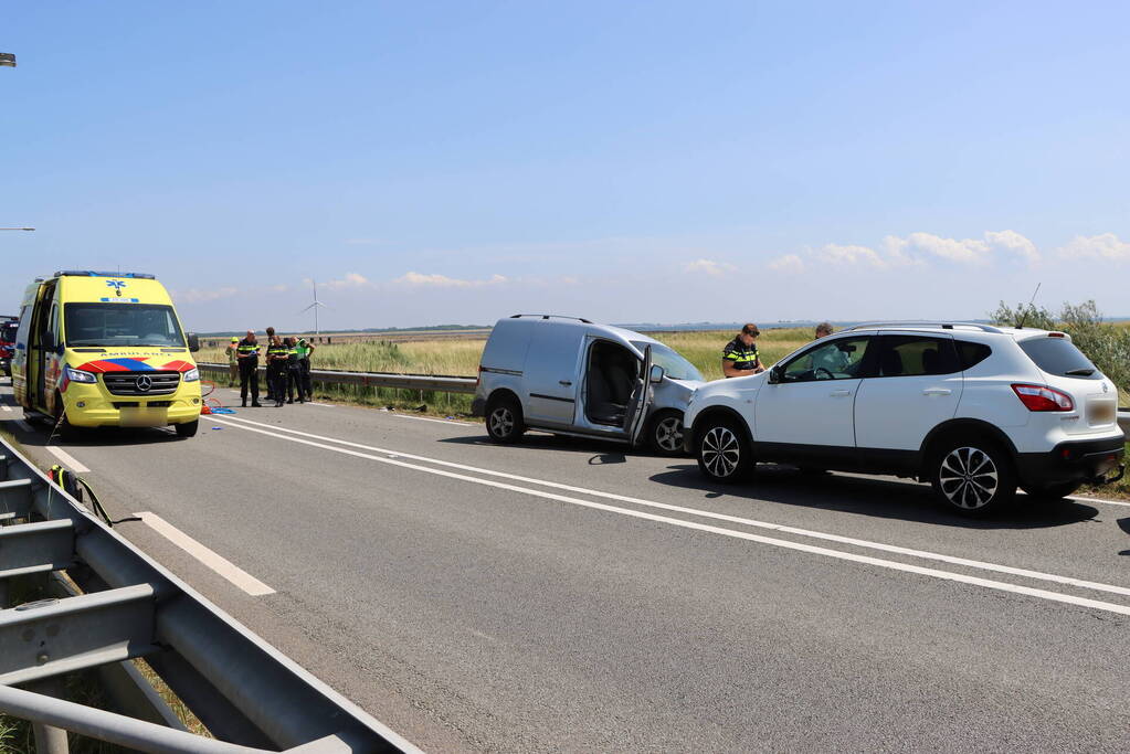 Zeelandbrug afgesloten door ernstig ongeval