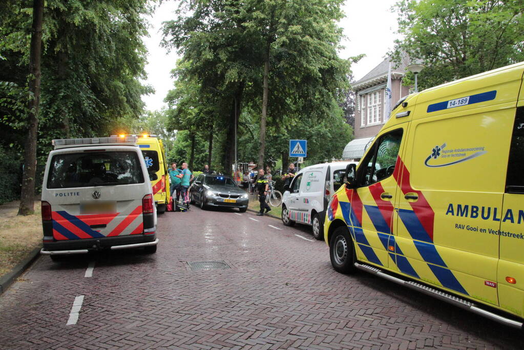 Fietser zwaargewond na val