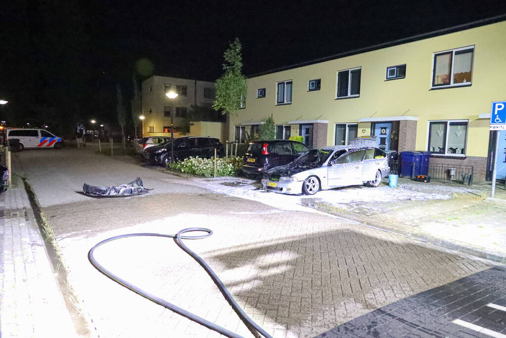 Personenwagen flink beschadig door brand