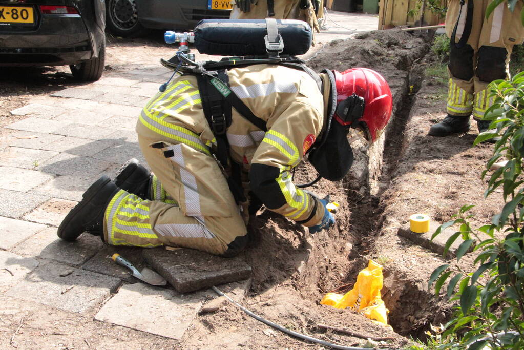 Gaslekkage in voortuin door aanleg stroomkabel