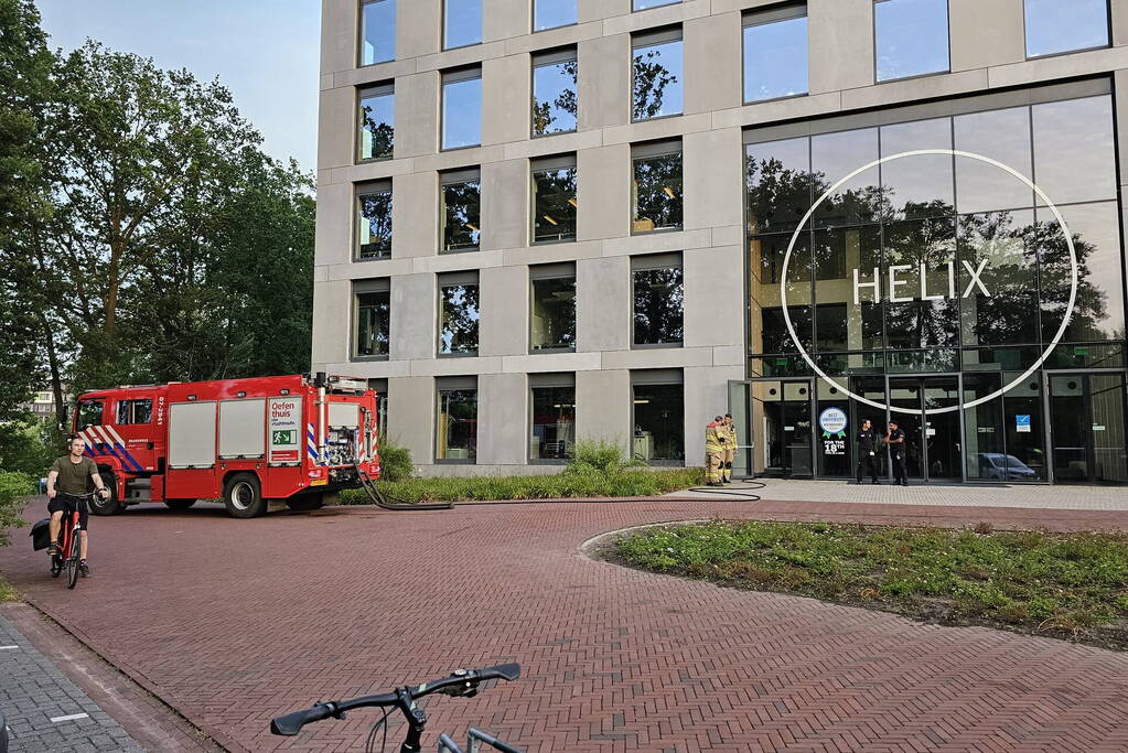 Brandweer ingezet na brandmelding gebouw