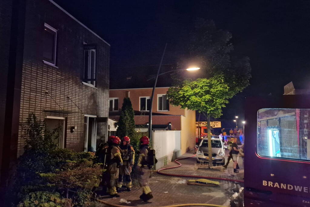 Buurman ontdekt brand in woning