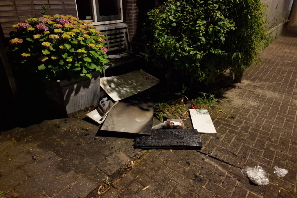 Buurman ontdekt brand in woning