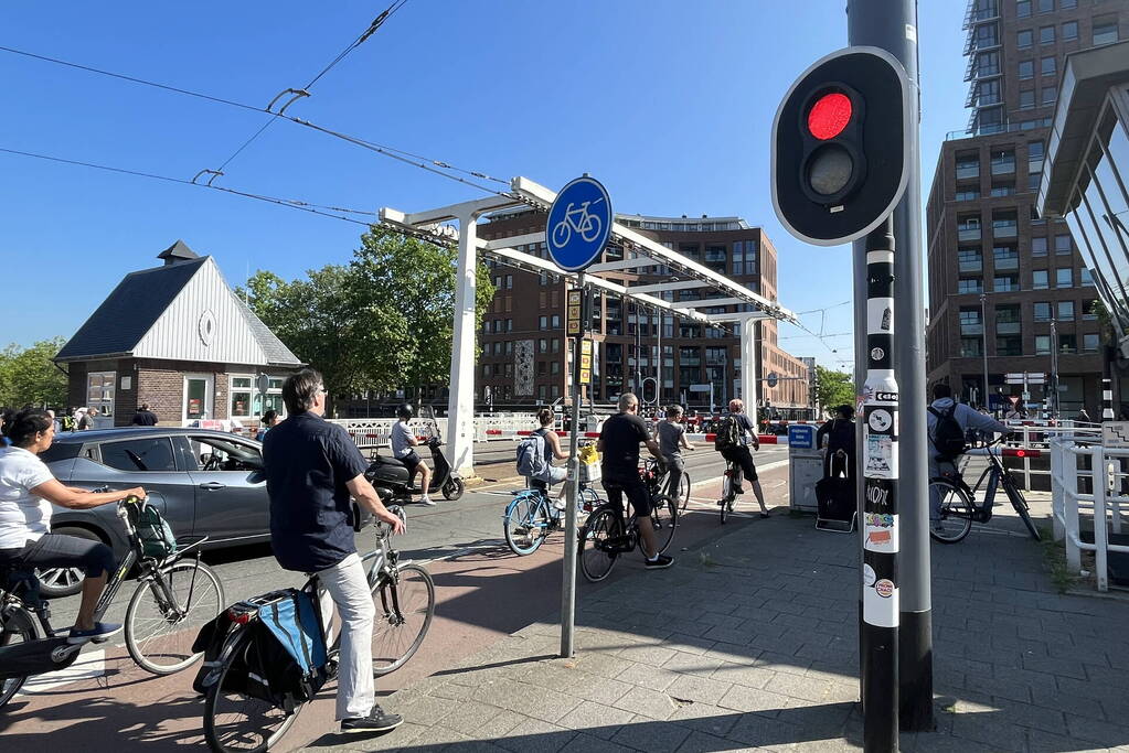 Lang wachten door storing in Lage Erfbrug
