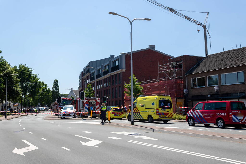 Man bedolven onder betonblok