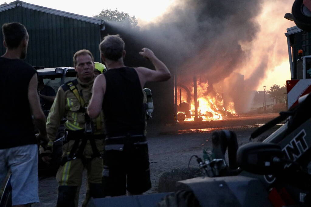Grote brand in loods