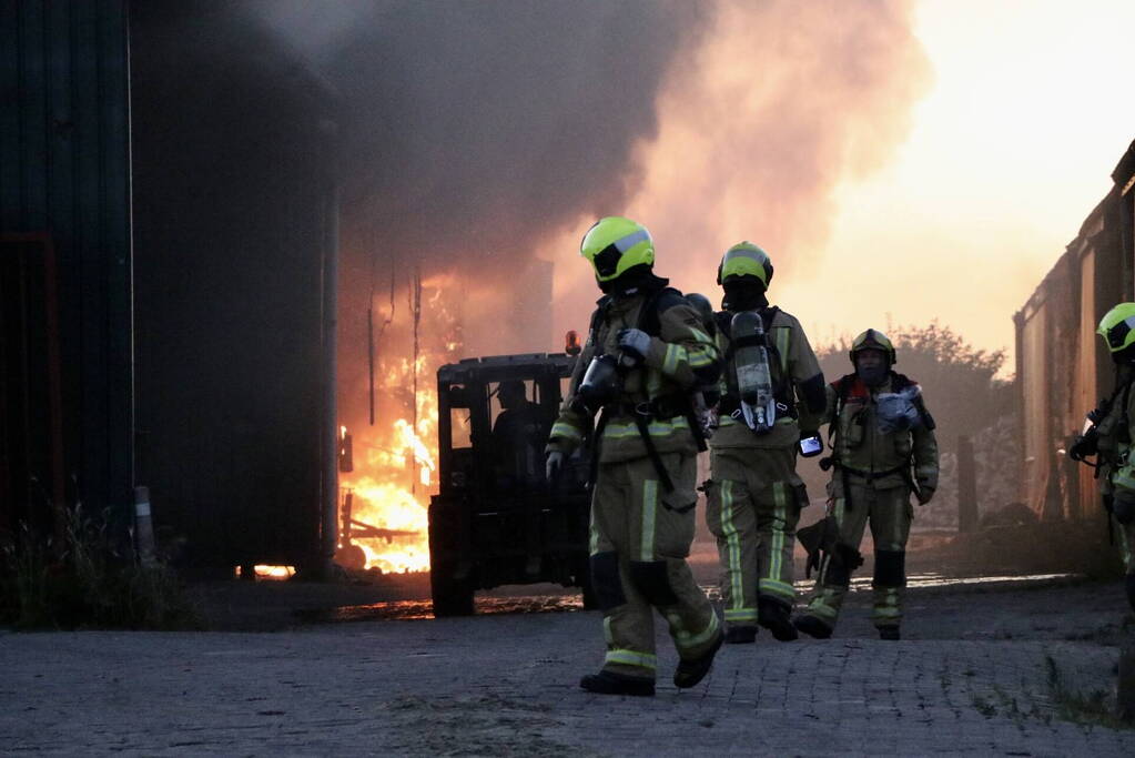 Grote brand in loods