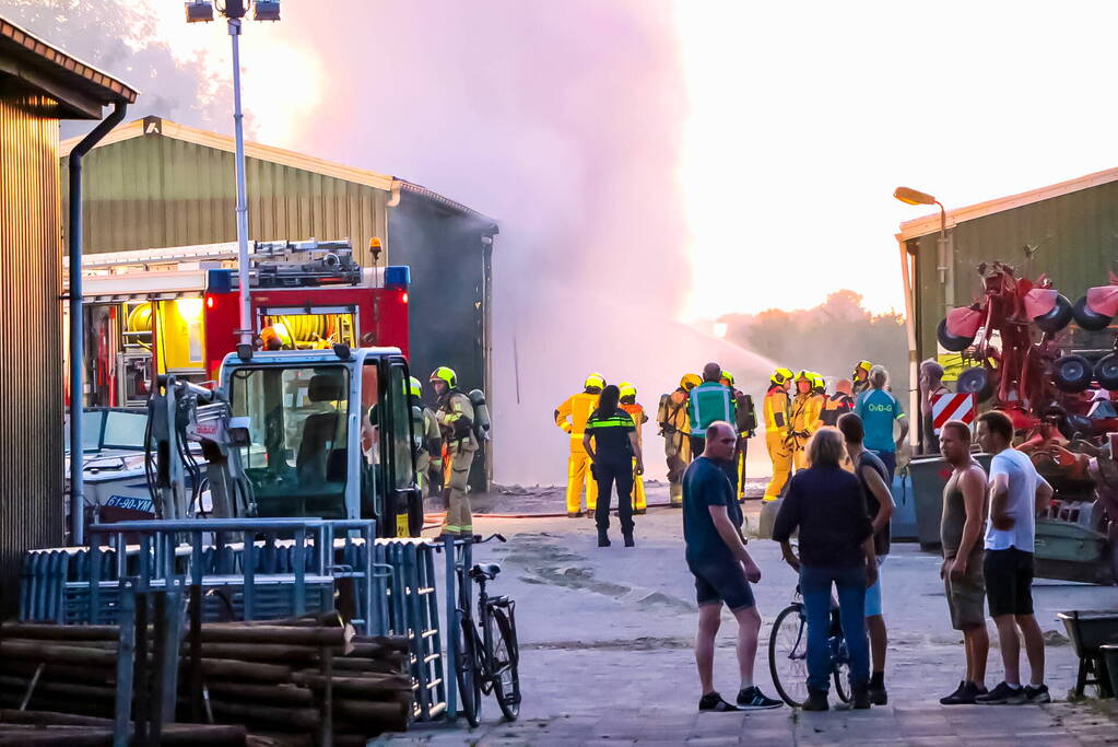 Grote brand in loods