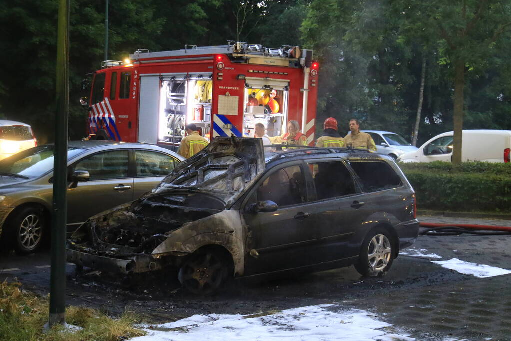 Auto verwoest door brand