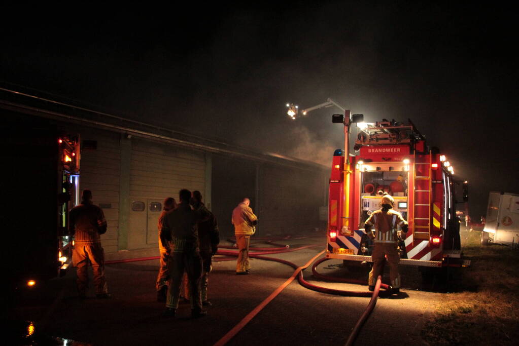 Brand in opslagloods op boerenerf