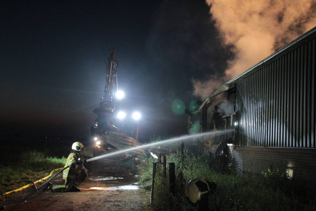 Brand in opslagloods op boerenerf