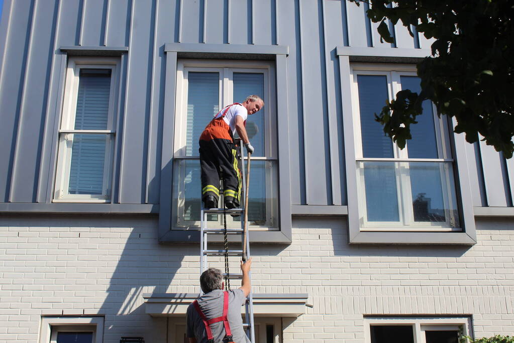 Brandweer ingezet voor vastzittende duif