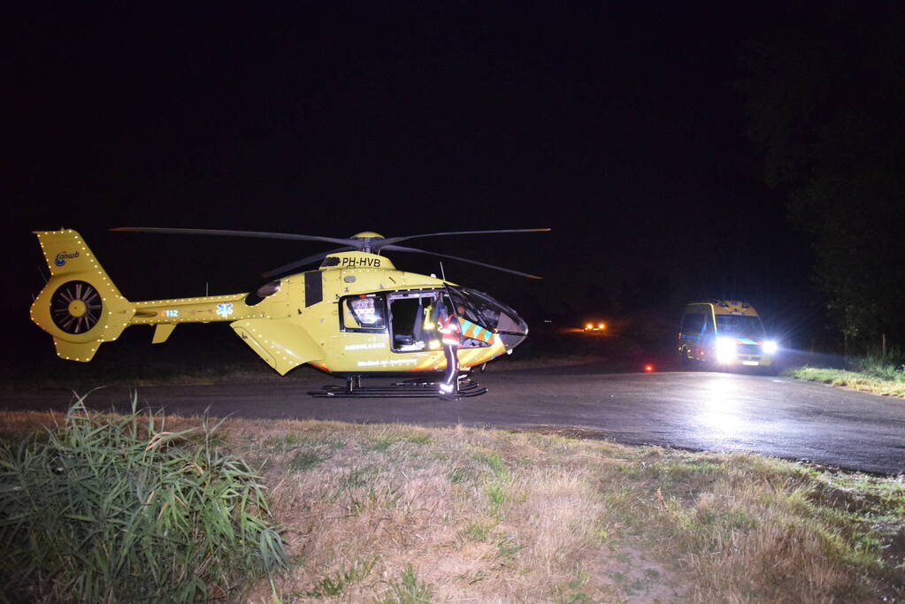 Nachtelijke inzet van traumahelikopter in polder