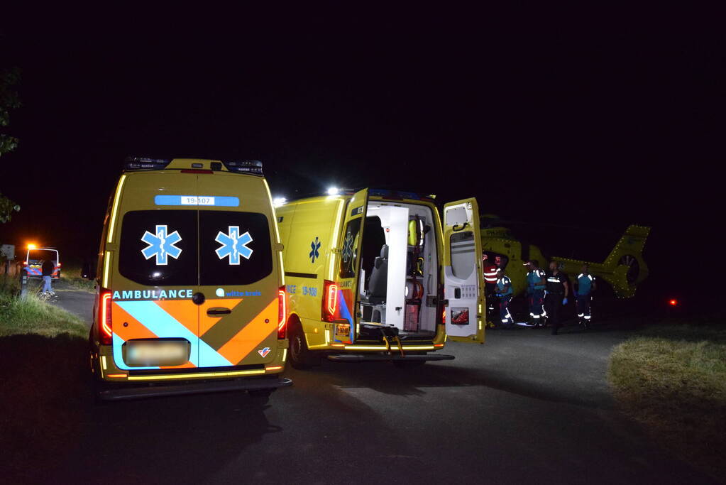 Nachtelijke inzet van traumahelikopter in polder