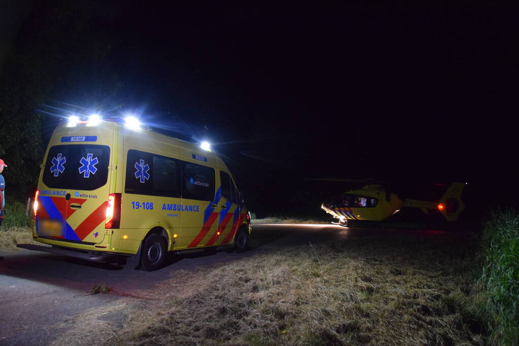 Nachtelijke inzet van traumahelikopter in polder
