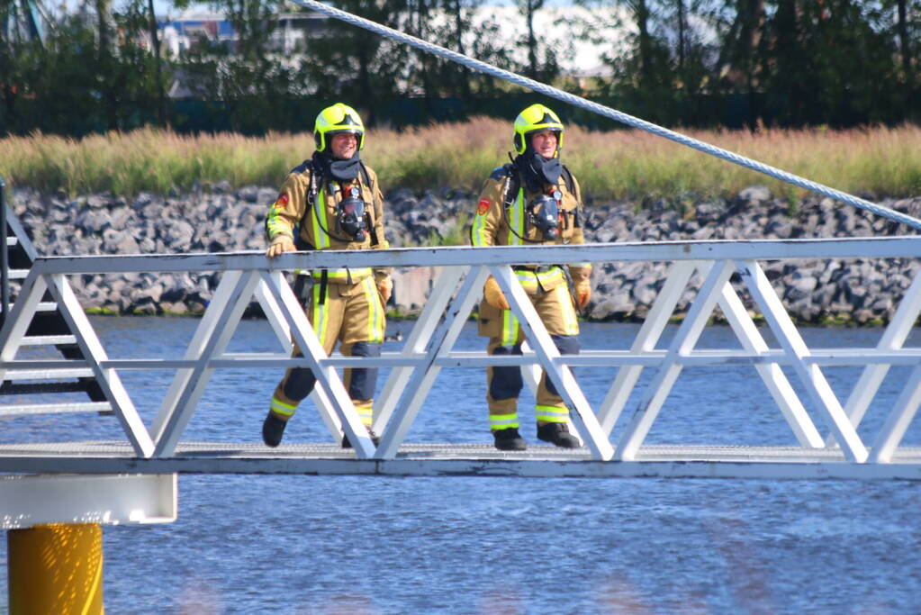 Brandmelding op binnenvaartschip in Afrikahaven