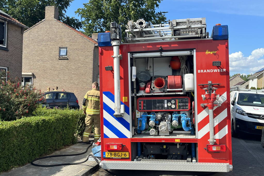 Vrouw gewond na vlam in de pan