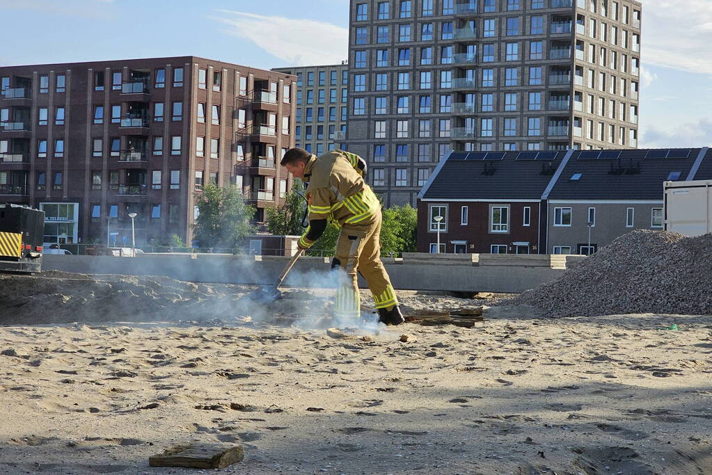 Brand op bouwplaats gedoofd