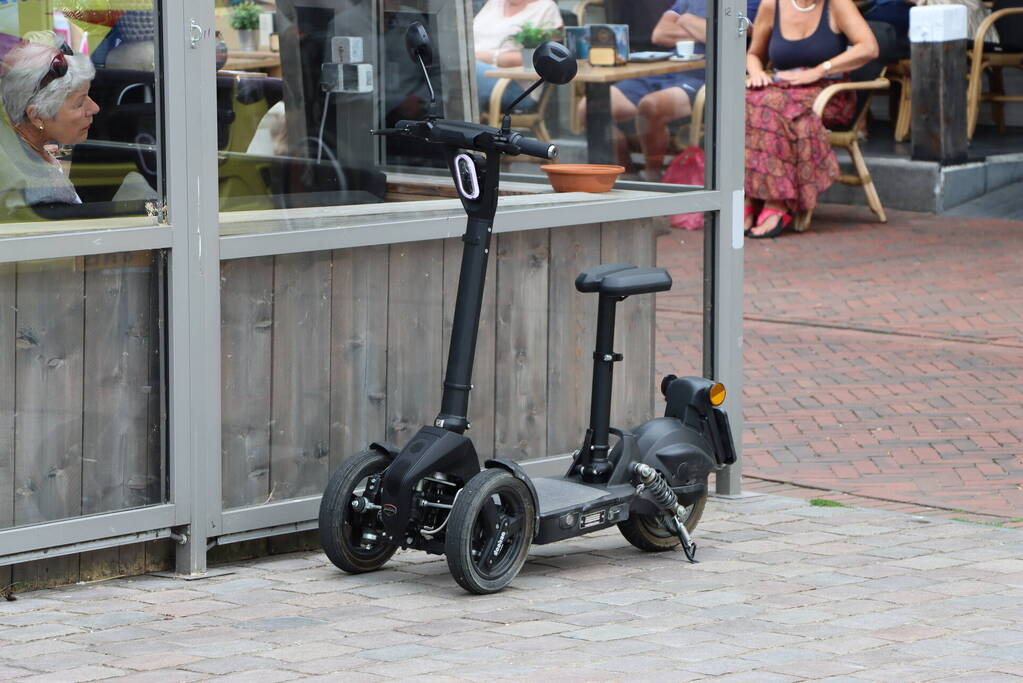 Persoon gewond na val met elektrische driewieler