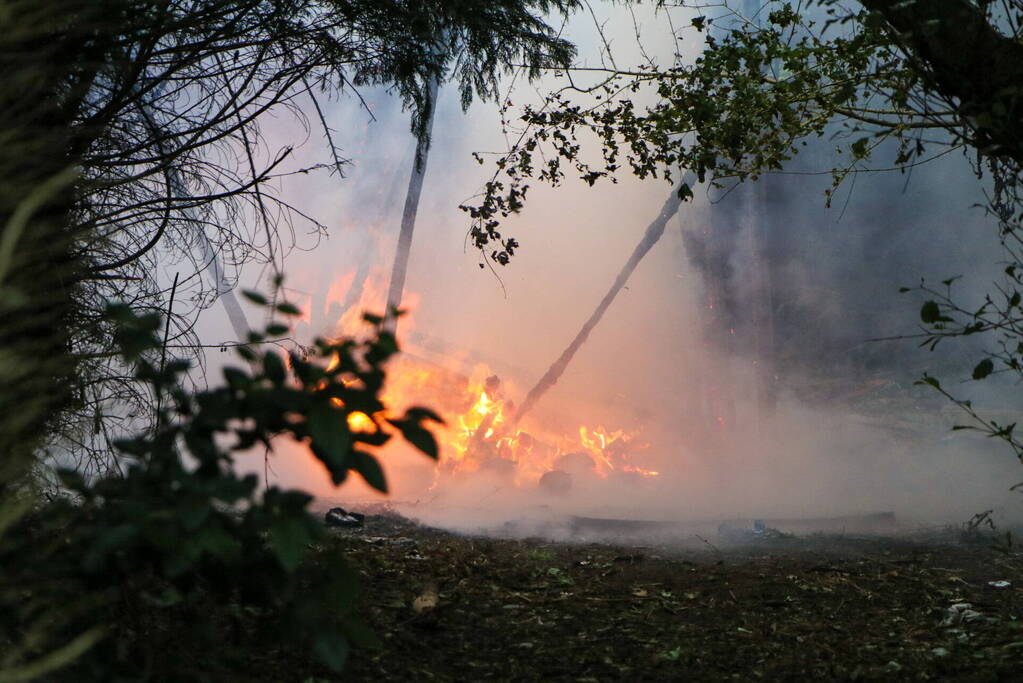 Stapel hout afgebrand