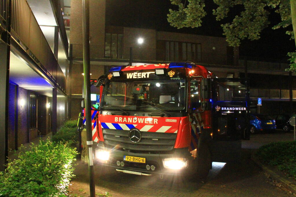 Scootmobiel en elektrische fiets vatten vlam in woning