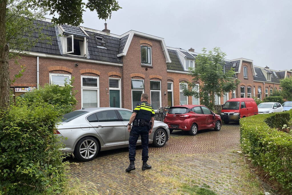 Undercover politiewagen loopt schade op bij achtervolging