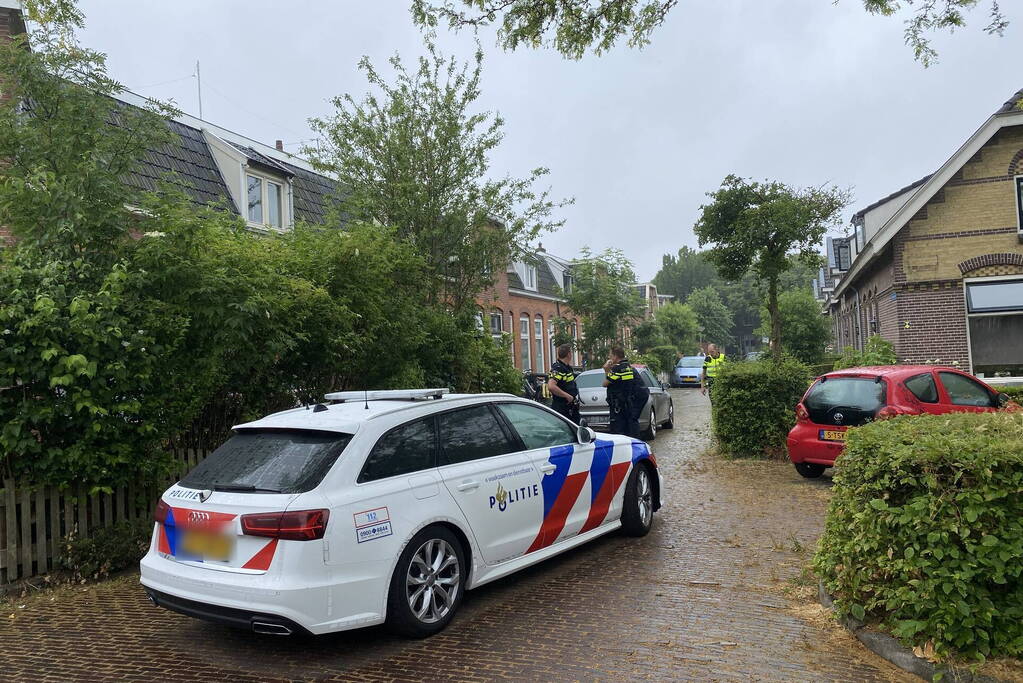 Undercover politiewagen loopt schade op bij achtervolging