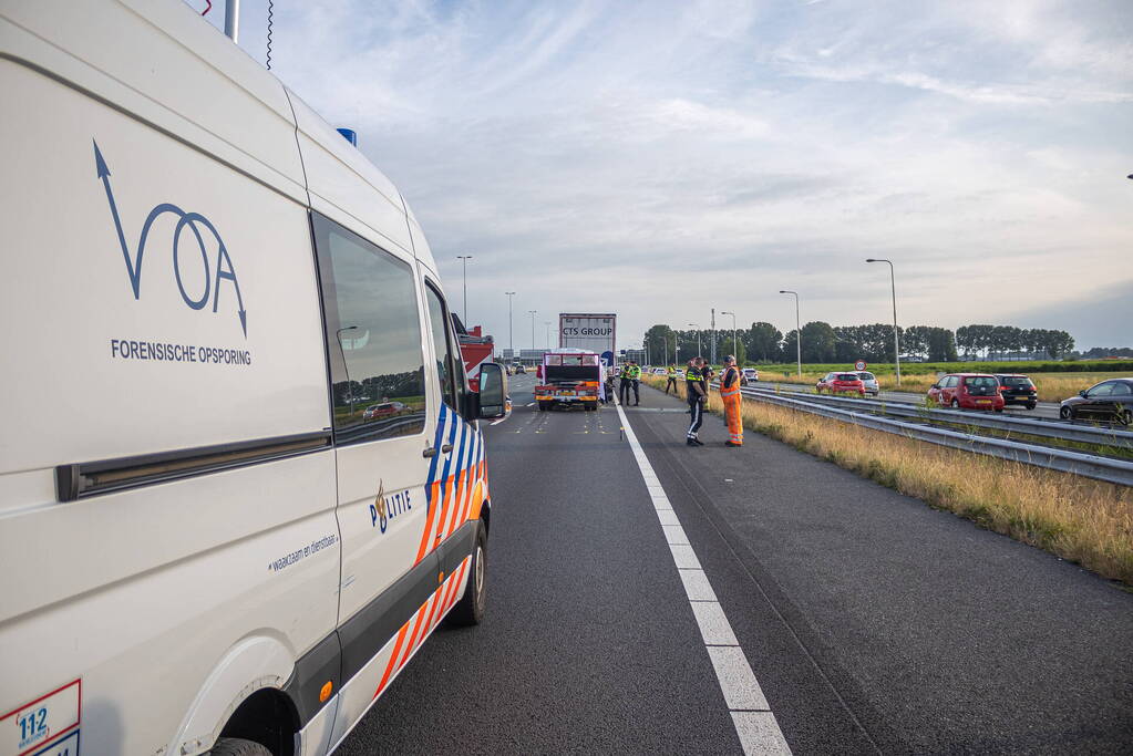 Dode bij aanrijding met vrachtwagen