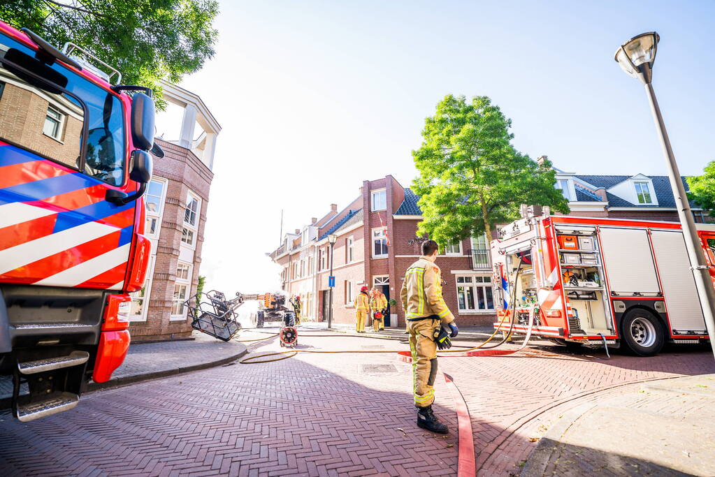 Hoogwerker door brand verwoest