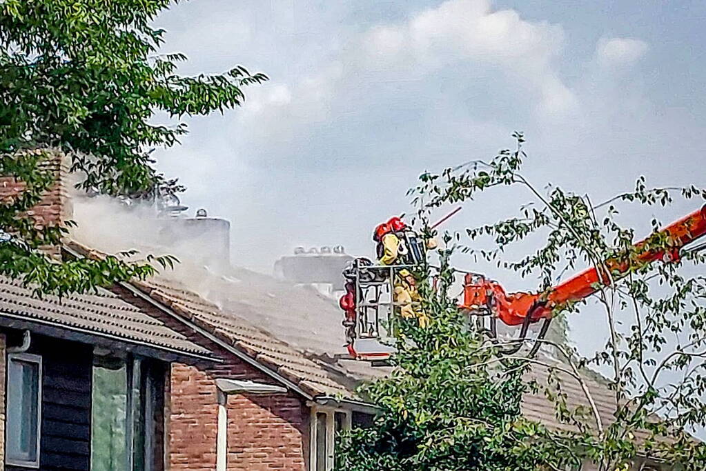 Woningen lopen flinke schade op bij brand