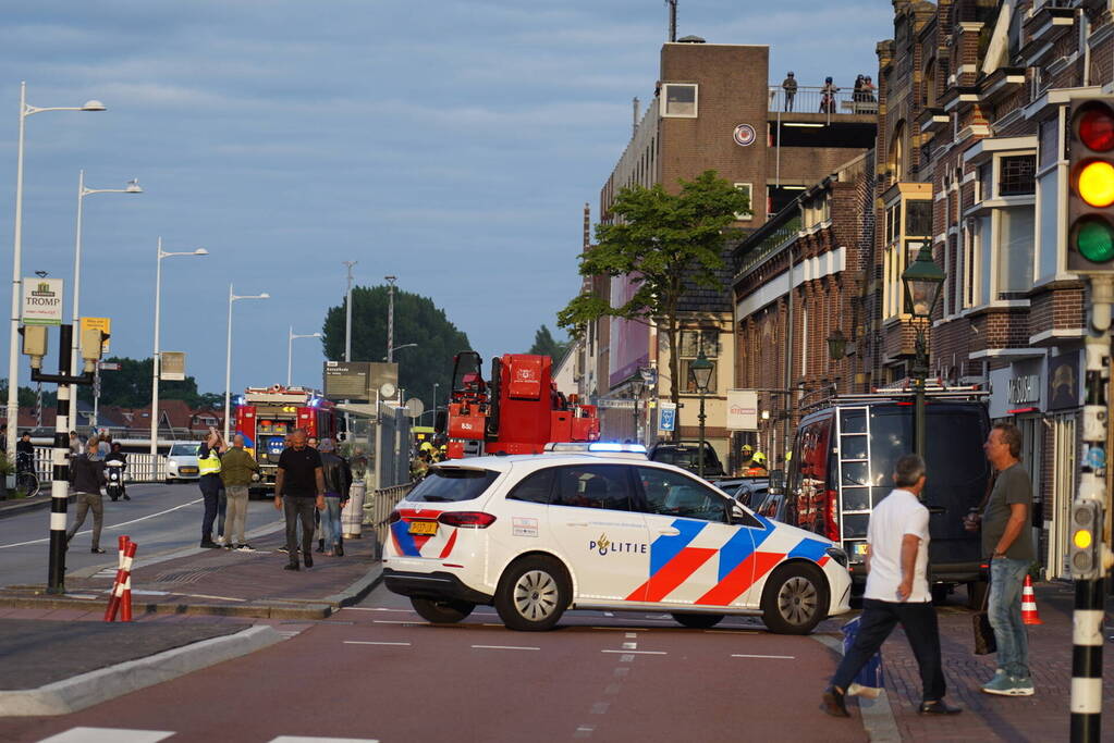 Brand in kapsalon door stapel handdoeken