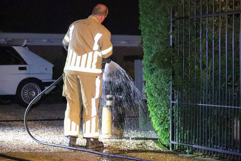 Feest eindigt met brand in achtertuin