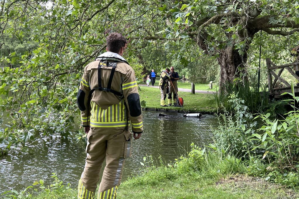 Zoekactie in water door verlaten scootmobiel