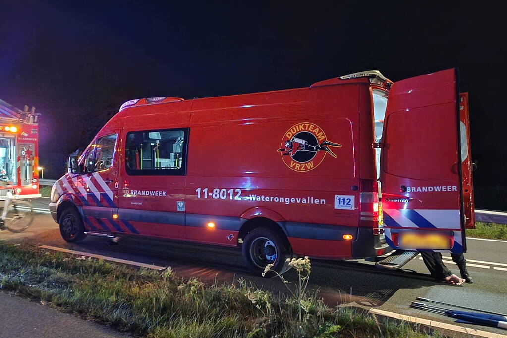 Zwaargewonden nadat auto te water raakt