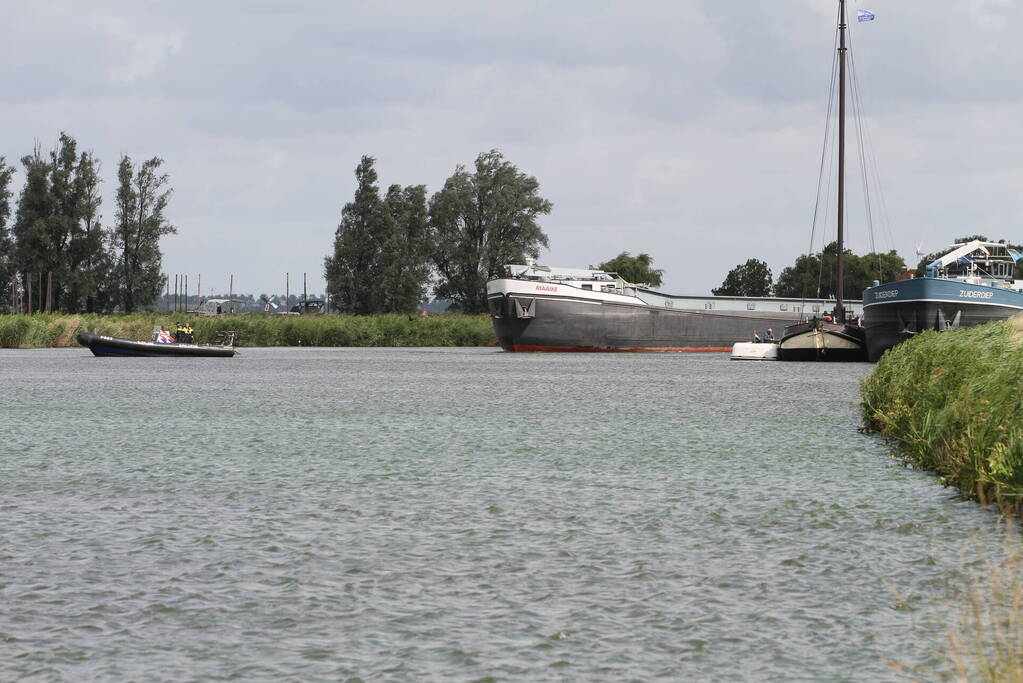 Man overleden, scheepvaartverkeer is gestremd