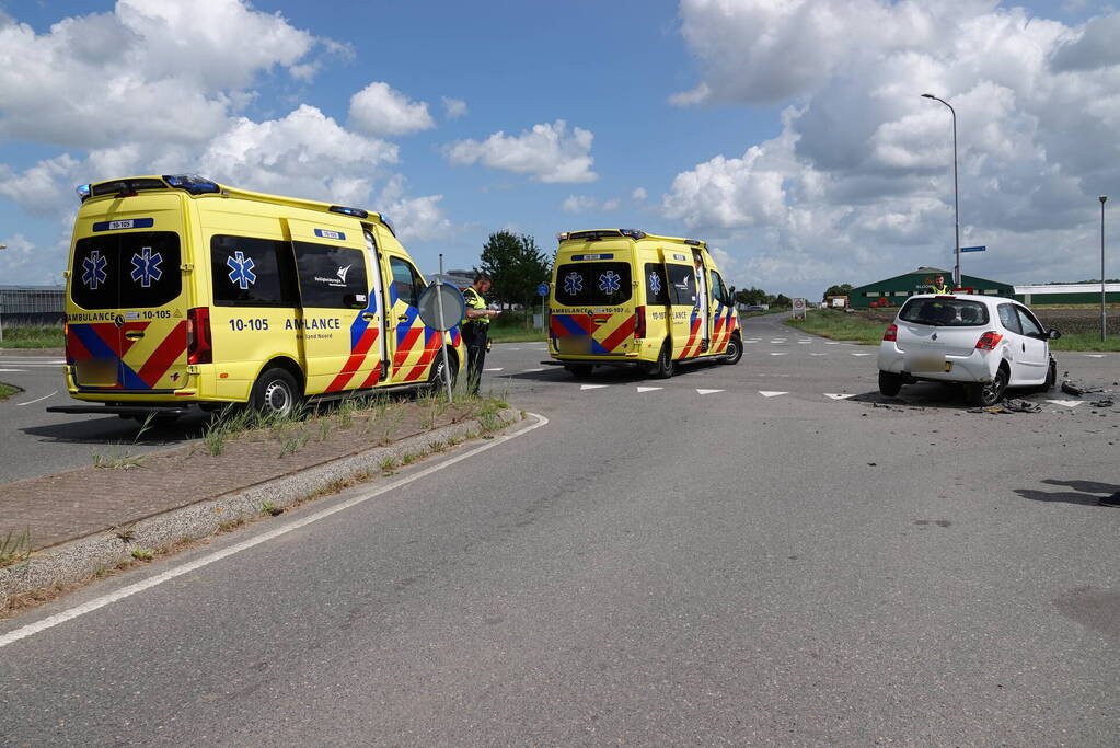 Drie gewonden bij botsing