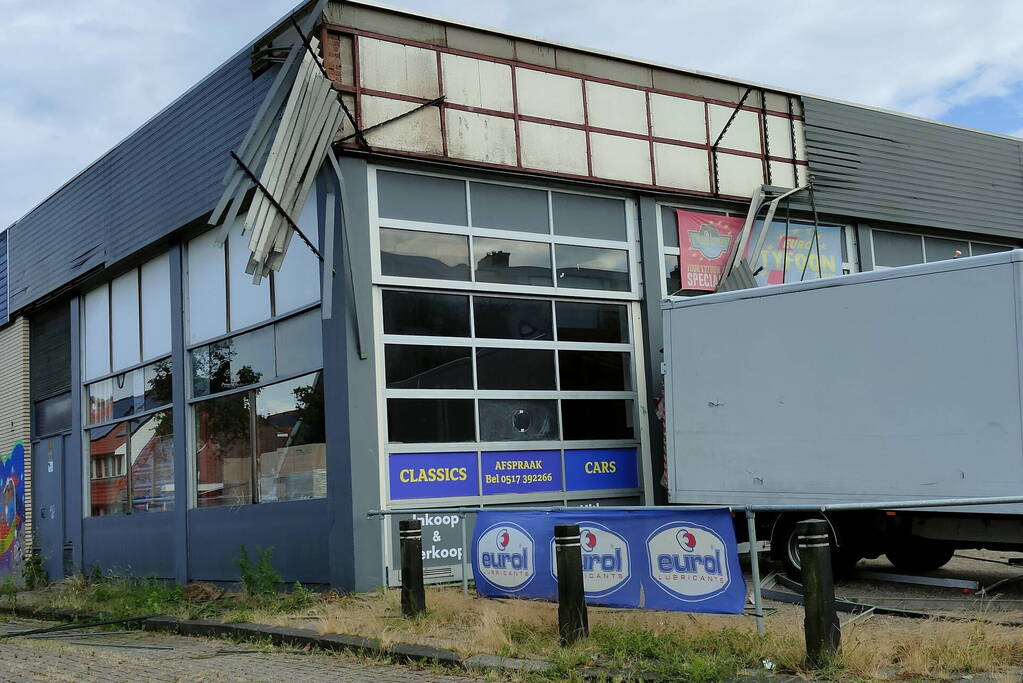 Storm veroorzaakt schade aan bedrijfspand