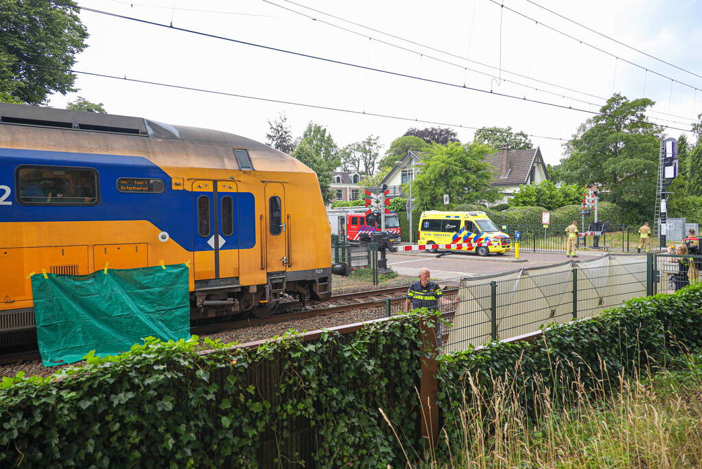 Persoon overleden bij aanrijding met trein