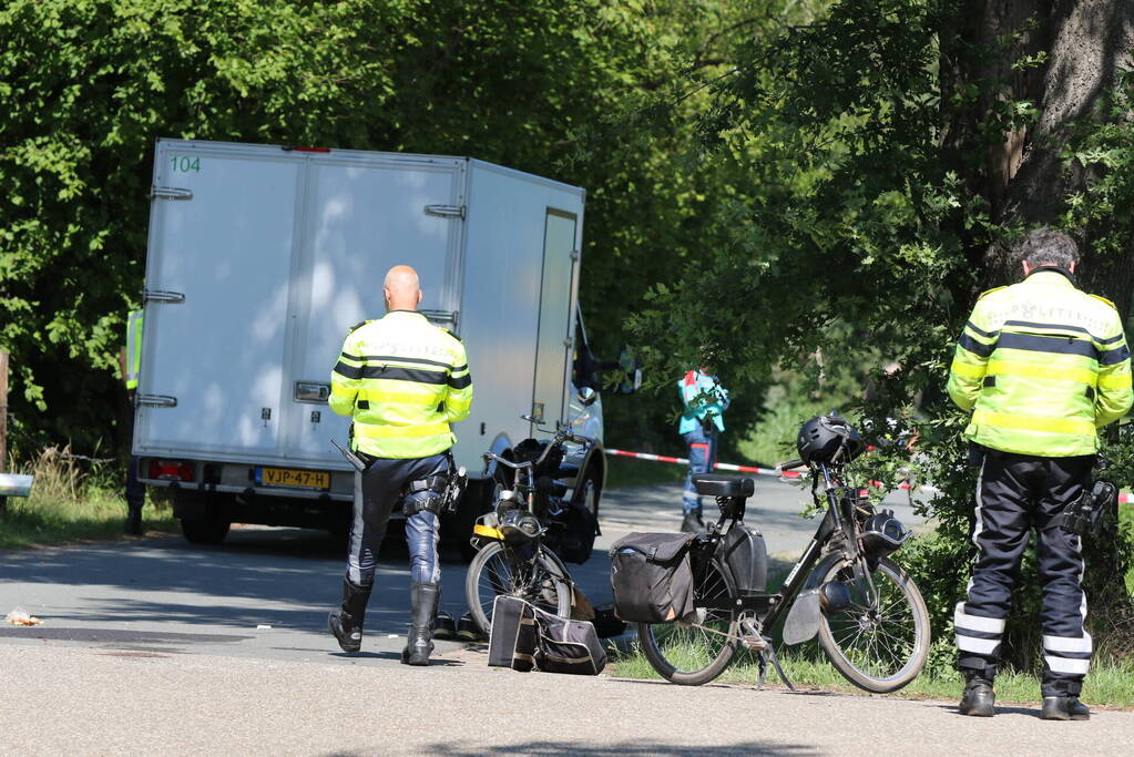 Club van solexrijders aangereden